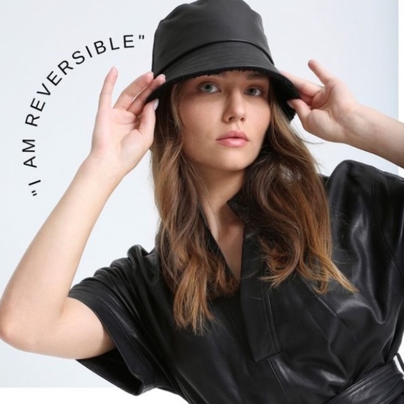 NWOT Danier Leather Reversible Bucket Hat